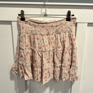 Adorable flowered American Eagle skirt